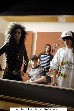 Poze cu th - lovely_suicide - ..::Tokio Hotel::..